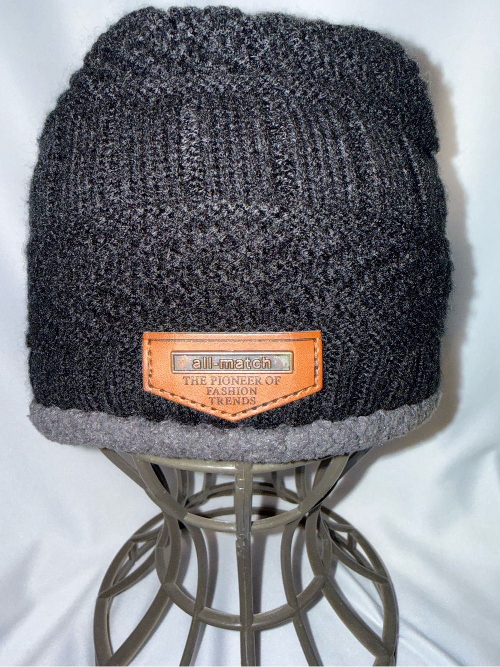 All-Match Black Knit Beanie with Gray Fleece Cuff and Leather Patch